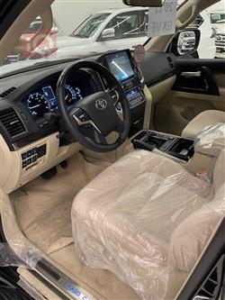 تۆیۆتا لاند کروزەر